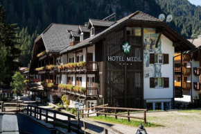 Hotel Medil Campitello Die Fassa